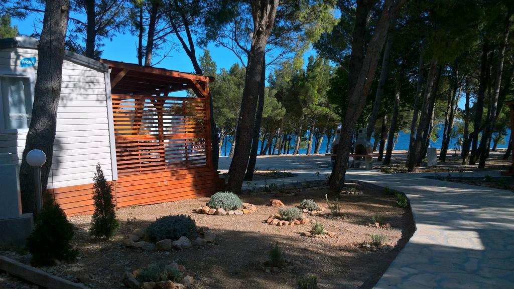 Mobile Home Navis Starigrad Paklenica Dış mekan fotoğraf