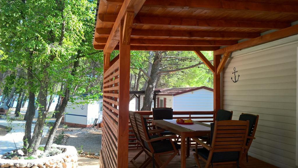 Mobile Home Navis Starigrad Paklenica Dış mekan fotoğraf